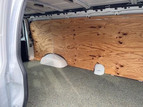 Used 2022 GMC Savana 2500 Extended w/ Enhanced Convenience Package image 6