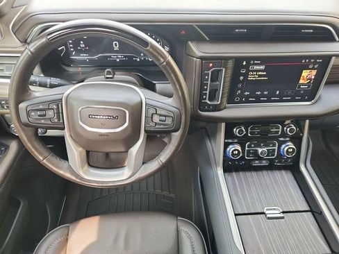 Used 2024 GMC Yukon Denali w/ Advanced Technology Package image 11