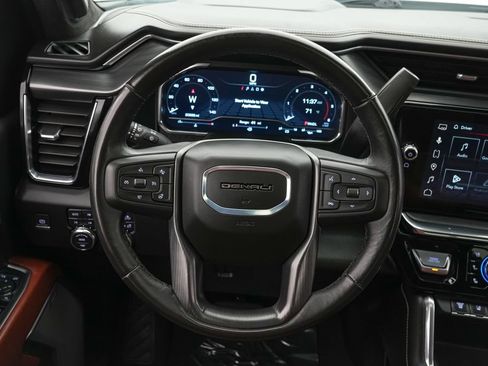 Used 2024 GMC Sierra 2500 Denali Ultimate AWD/4WD image 16