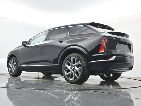 New 2026 Cadillac Optiq Luxury 2 AWD/4WD image 17