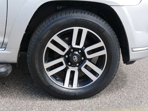 Used 2018 Toyota 4Runner Limited AWD/4WD image 15