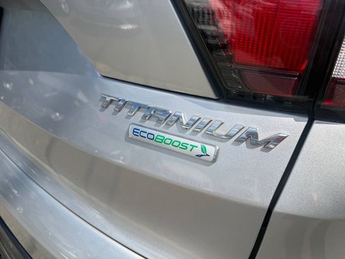 Used 2017 Ford Escape Titanium FWD image 9