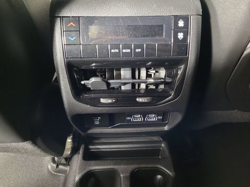 Used 2022 Jeep Grand Cherokee L Laredo AWD/4WD image 18