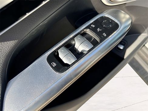 New 2025 Mercedes-Benz GLC 43 AMG 4MATIC Coupe image 13