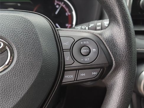 Used 2024 Toyota RAV4 XLE FWD image 28