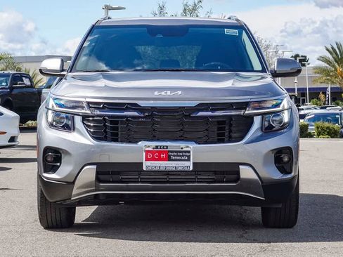 Used 2025 Kia Seltos EX FWD image 2