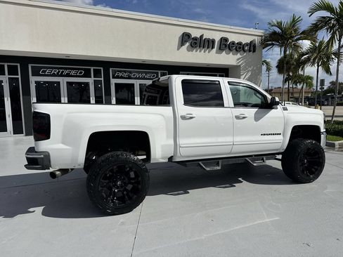 Used 2018 Chevrolet Silverado 1500 LT w/ All Star Edition AWD/4WD image 4