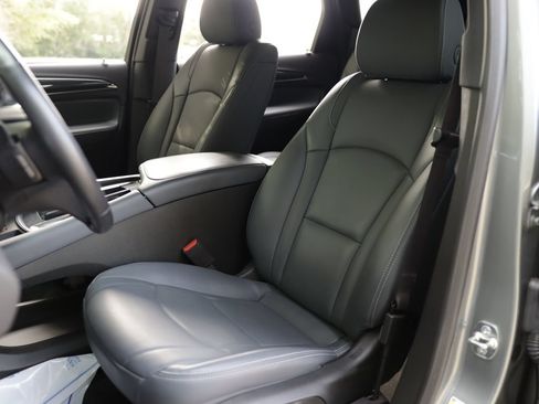 Used 2024 Buick Enclave Essence w/ Sport Touring Edition FWD image 22