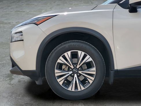 Used 2023 Nissan Rogue SV image 9