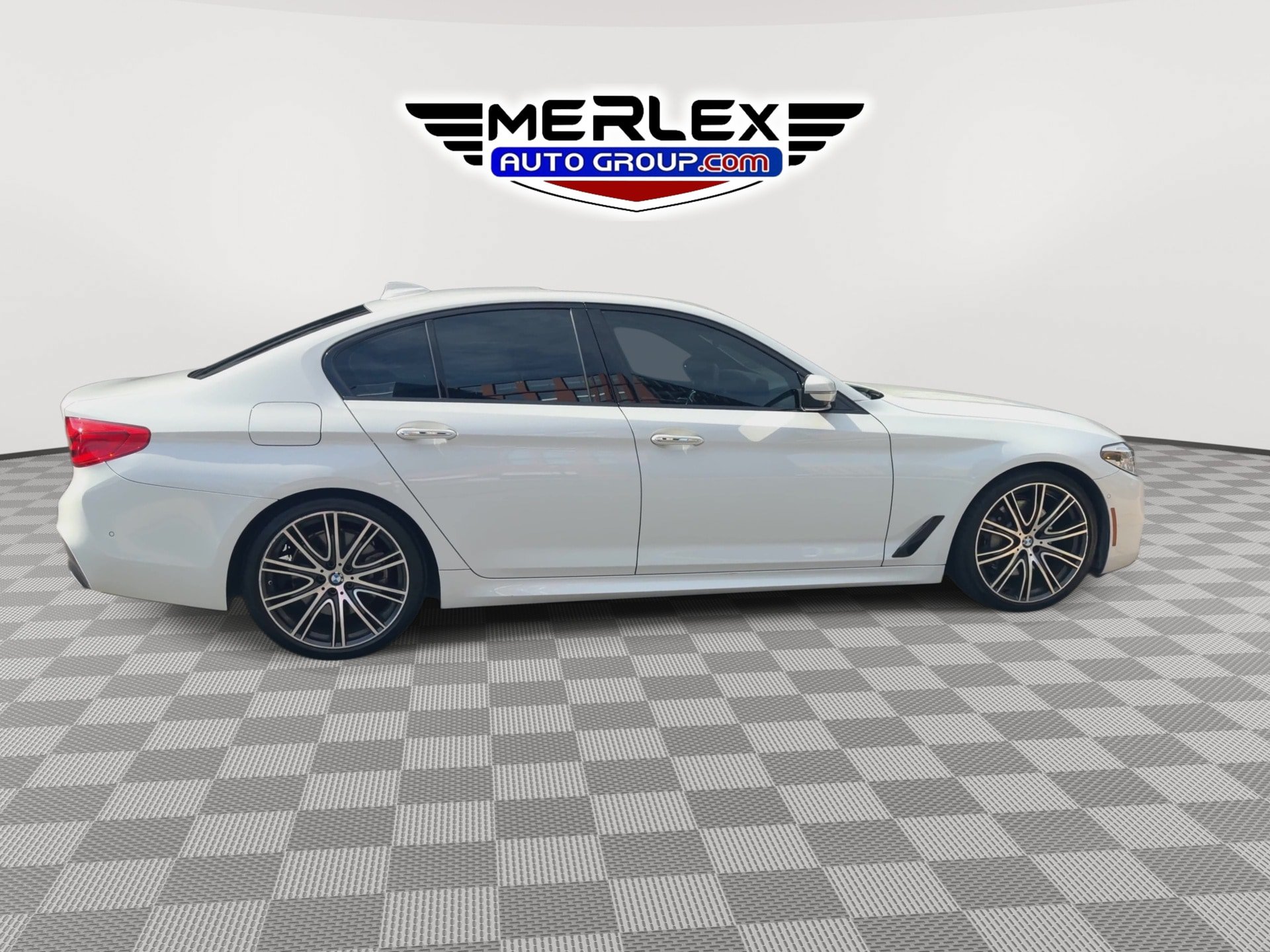 Used 2017 BMW 540i RWD image 9