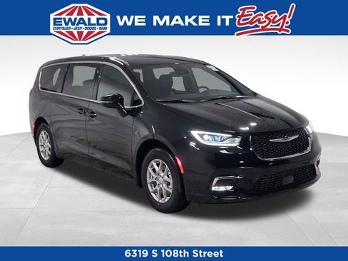 New 2026 Chrysler Pacifica Select image 1