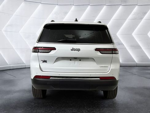Used 2023 Jeep Grand Cherokee L Laredo RWD image 5