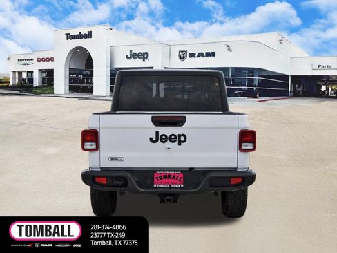 Used 2023 Jeep Gladiator Sport AWD/4WD image 6
