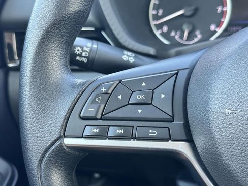 Used 2025 Nissan Sentra SV FWD image 12