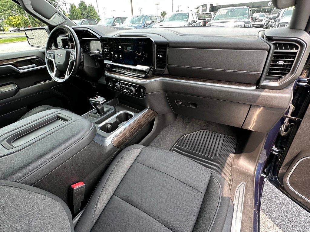 Used 2022 Chevrolet Silverado 1500 RST AWD/4WD image 14