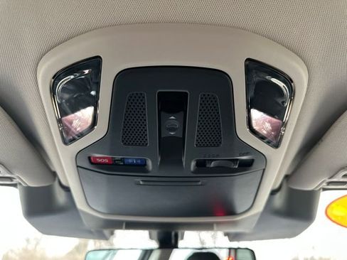 Used 2025 Subaru Outback Limited image 18