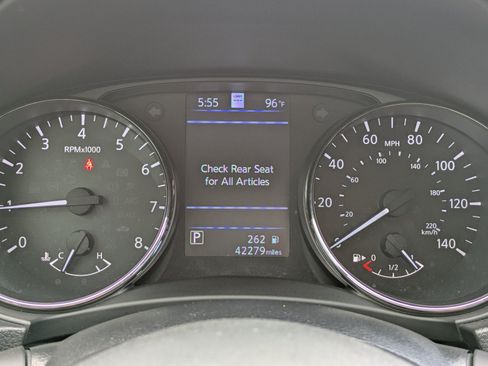 Used 2022 Nissan Rogue Sport SL w/ Premium Package FWD image 24