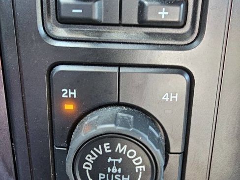 Used 2021 Ford F150 Lariat w/ Equipment Group 502A High image 8