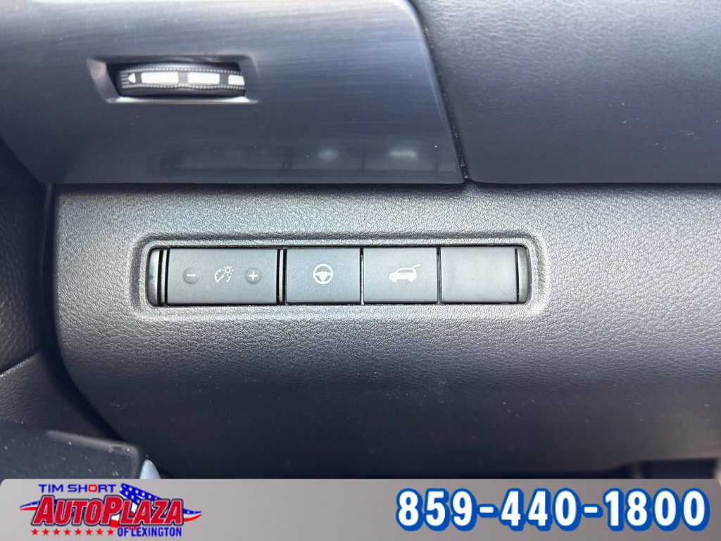 Used 2024 Nissan Pathfinder SL AWD/4WD image 19