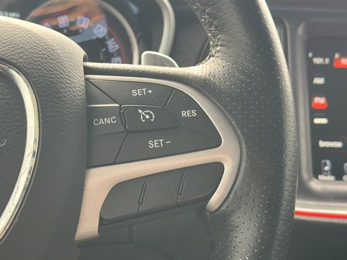 Used 2016 Dodge Challenger R/T Scat Pack w/ Leather Interior Group image 25