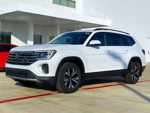 New 2026 Volkswagen Atlas SE image 2