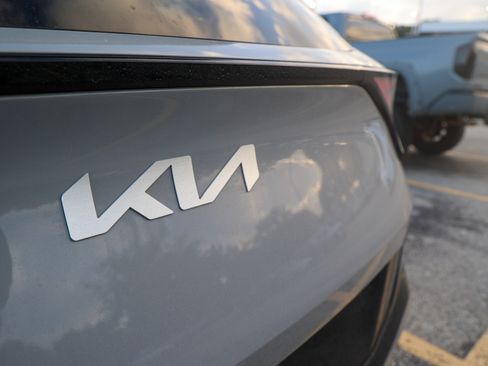 Used 2025 Kia Sportage SX FWD image 12