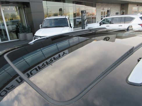 Used 2023 Jeep Grand Cherokee Summit w/ Luxury Tech Group V image 17