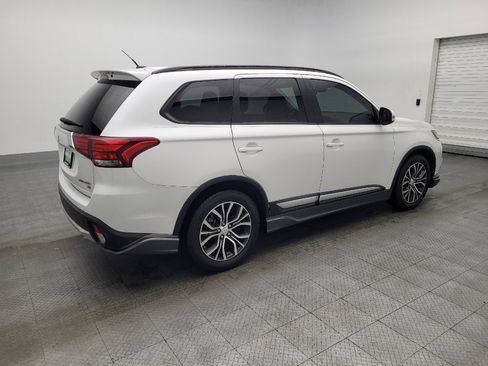 Used 2016 Mitsubishi Outlander SEL image 10