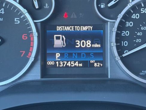 Used 2015 Toyota Tundra Limited w/ Limited Premium Package AWD/4WD image 30