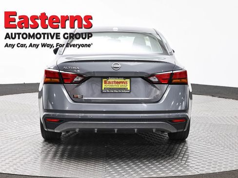 Used 2025 Nissan Altima 2.5 SV FWD image 6