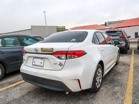 Used 2025 Toyota Corolla LE FWD image 8