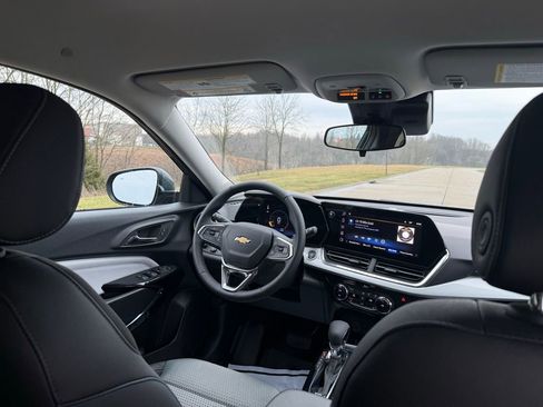 New 2026 Chevrolet Trax LT w/ Driver Confidence Package image 18