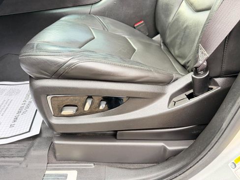 Used 2017 Cadillac Escalade Luxury AWD/4WD image 16