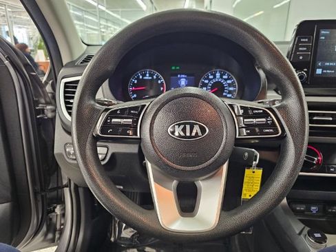 Used 2021 Kia Seltos LX image 10