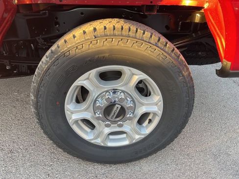 New 2025 Ford F250 XLT w/ FX4 Off-Road Package image 5