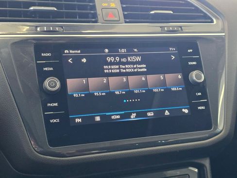 Used 2023 Volkswagen Tiguan SE w/ Panoramic Sunroof Package AWD/4WD image 27
