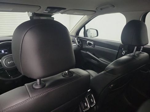 Used 2023 Kia Sorento S FWD image 13