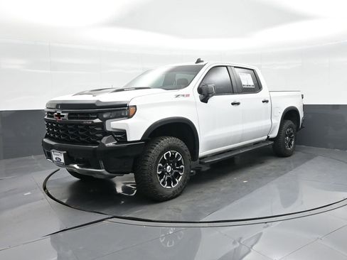Used 2025 Chevrolet Silverado 1500 ZR2 w/ Technology Package AWD/4WD image 24