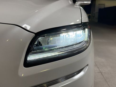 Used 2021 Lincoln Nautilus Reserve image 9