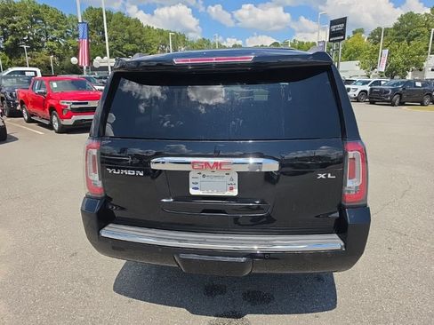 Used 2017 GMC Yukon XL Denali w/ Open Road Package AWD/4WD image 6