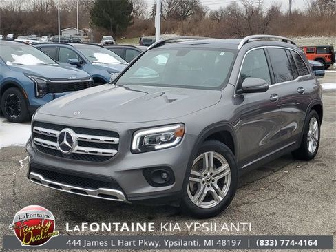Used 2021 Mercedes-Benz GLB 250 4MATIC w/ Premium Package image 32