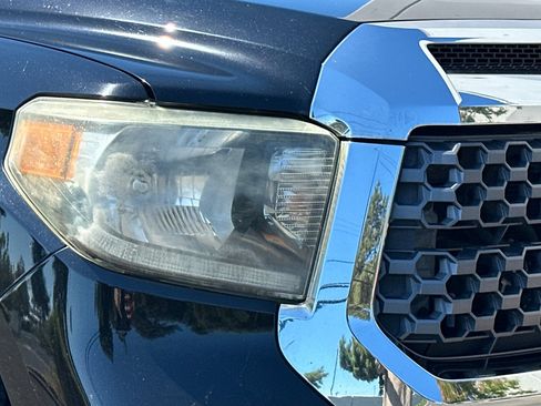 Used 2018 Toyota Tundra SR5 w/ SR5 Upgrade Package RWD image 41