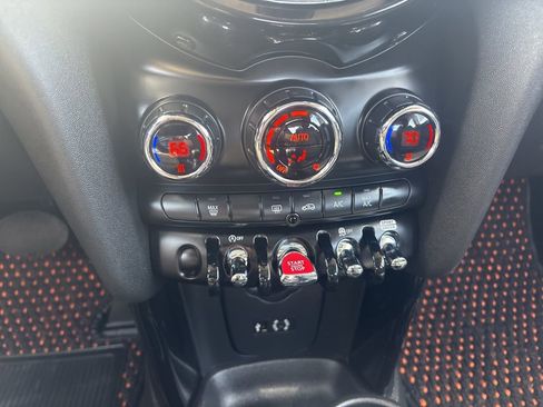 Used 2018 MINI Cooper S image 22