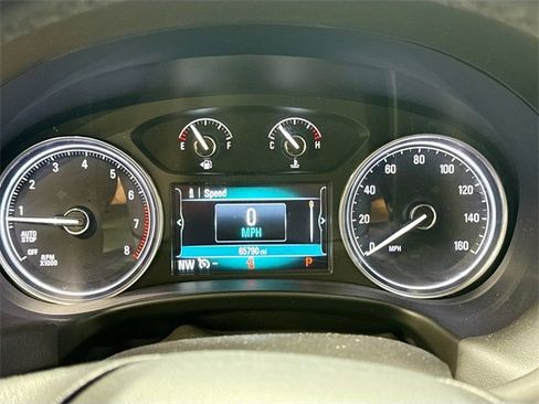 Used 2019 Buick Enclave Essence image 11