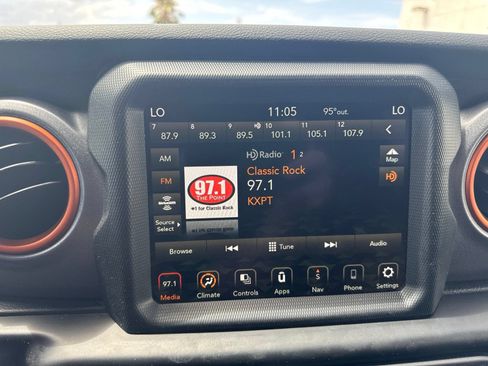 Used 2023 Jeep Gladiator Mojave w/ LED Lighting Group AWD/4WD image 13