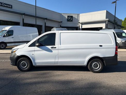 Used 2023 Mercedes-Benz Metris image 7