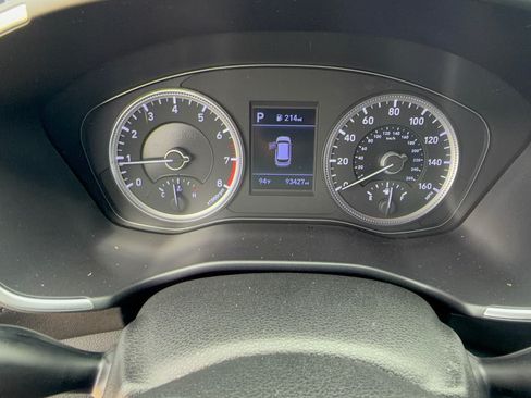 Used 2020 Hyundai Santa Fe SE w/ Cargo Package FWD image 25
