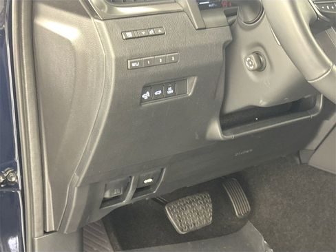 Used 2024 Lexus GX 550 image 10