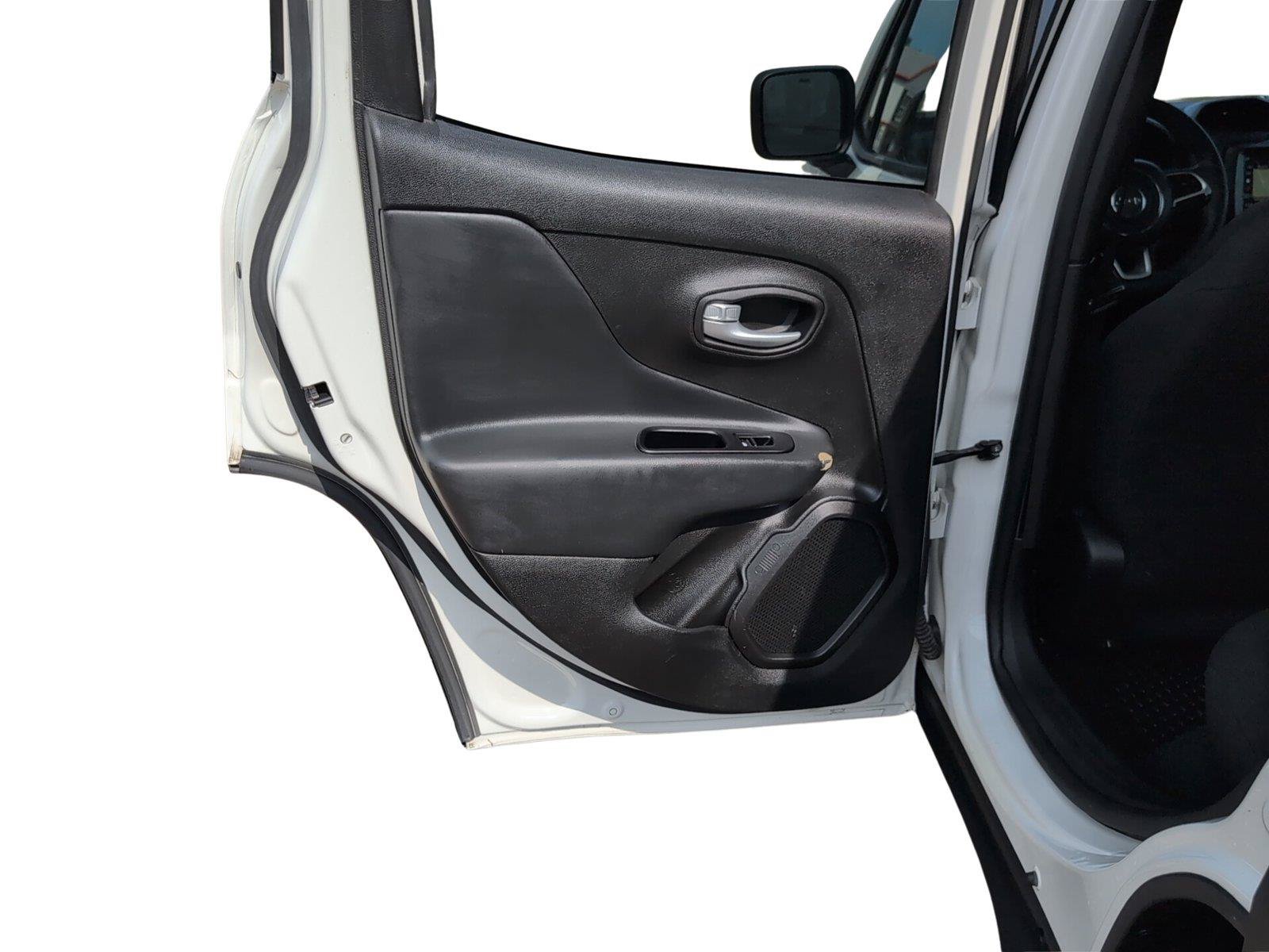 Used 2023 Jeep Renegade Latitude AWD/4WD image 14
