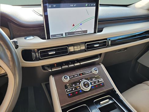 Used 2022 Lincoln Aviator Reserve w/ Equipment Group 201A image 26